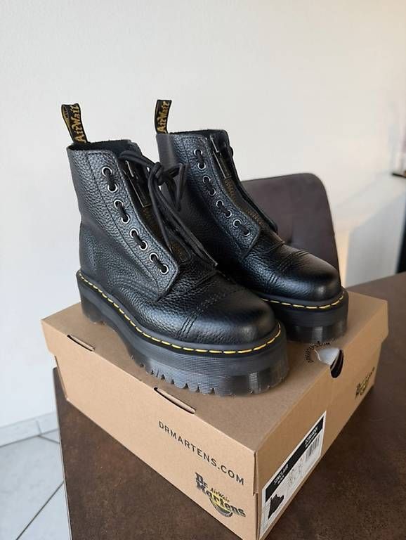 Chaussures femmes: Dr Martens à zip neuves – Neuf avec emballage d'origine à Delémont par cam.brg 1