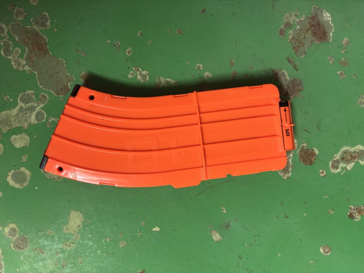 Nerf Giocattoli: Nerf Gebogenes banana Magazin – Nuovo (secondo la descrizione) da Bern venduto da Haw_t6gh