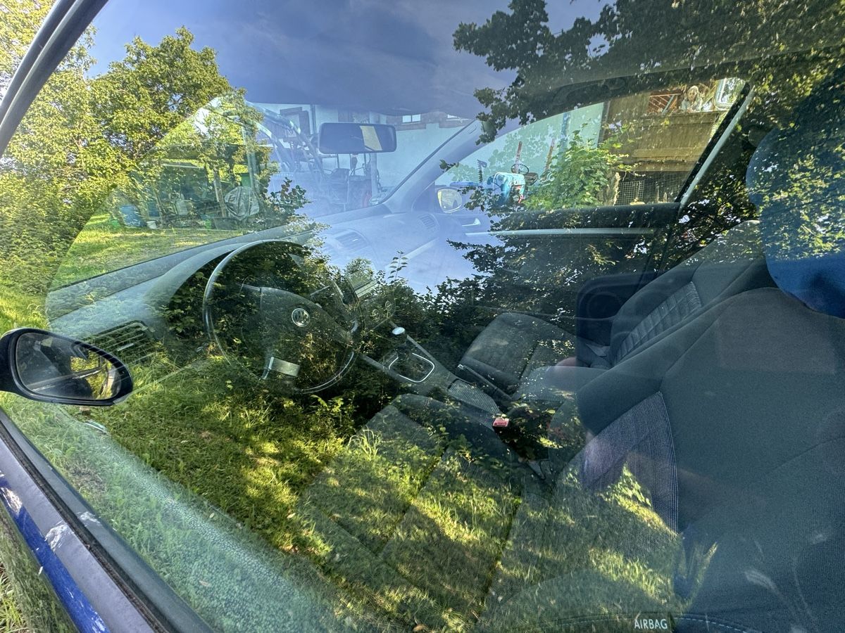 VW Automobili: VW Golf Vl Tour – Usato da Zürich venduto da Sim77 4