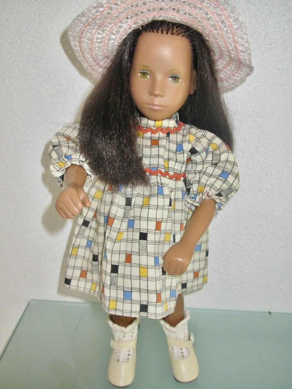 Sasha Morgenthaler Puppen: POUPEE SASHA BRUNE – Gebraucht aus Murten von Selliot