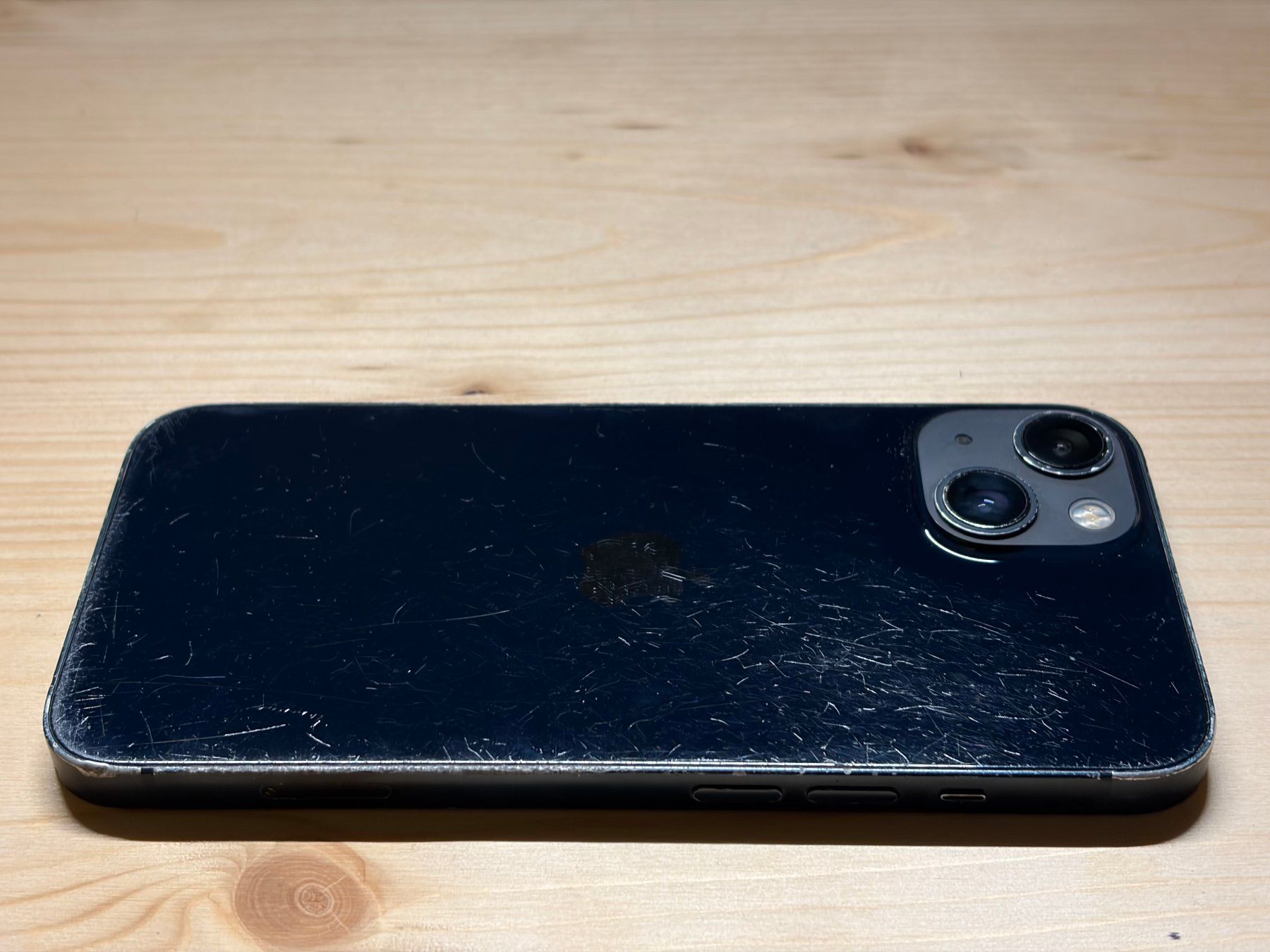 Apple Telefoni cellulari / Smartphones: iPhone 13 black (128Go) – Usato da Cully venduto da art_6l9y 1