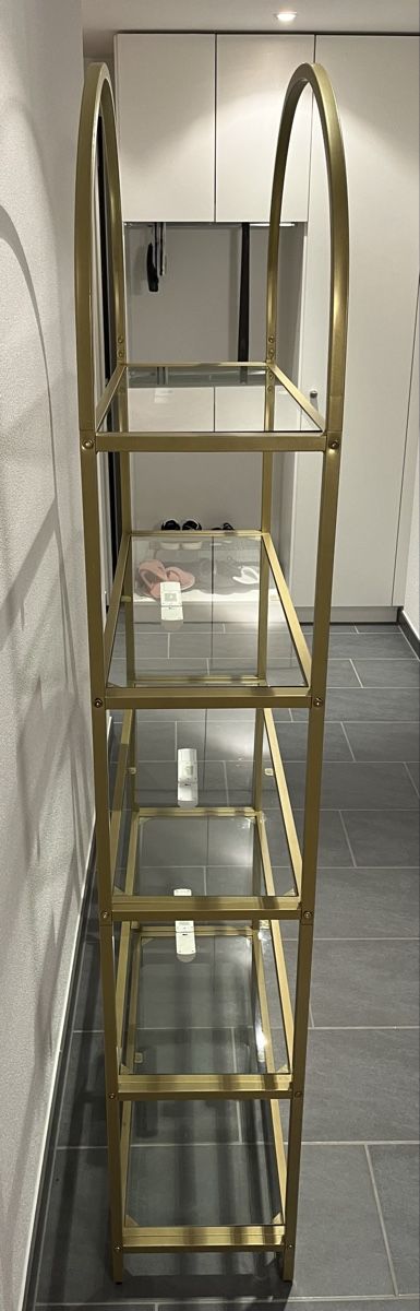 Scaffali: Wunderschönes Metallregal in Gold – Nuovo (secondo la descrizione) da Hildisrieden venduto da Gwennn 2