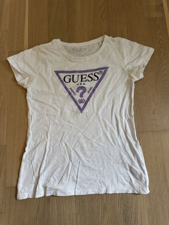 Guess Shirt mit Verfärbungen Kindergrösse 12 passt wie XS