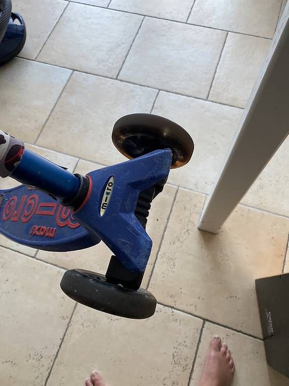 Kickboard: Micro Maxi Scooter trotti mit coolen accecoires – Gebraucht aus Wangen an der Aare von zarteflunder 4