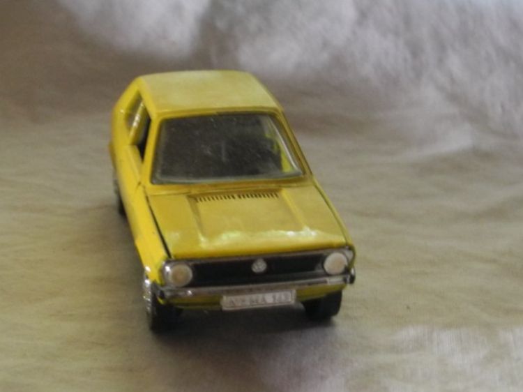 Schuco Modellini d'auto: SCHUCO  VW POLO  1:43   UNBESPIELT – Usato da Gurtnellen venduto da Murmeli99