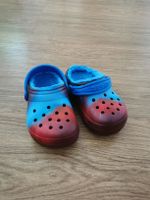 Kuschelige Crocs Grösse 24/25, Unisex