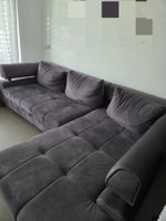 Anthrazitfarbenes Ecksofa mit Schlaffunktion und Bettkasten