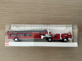 Camion pompiers US Busch 1/87 La France