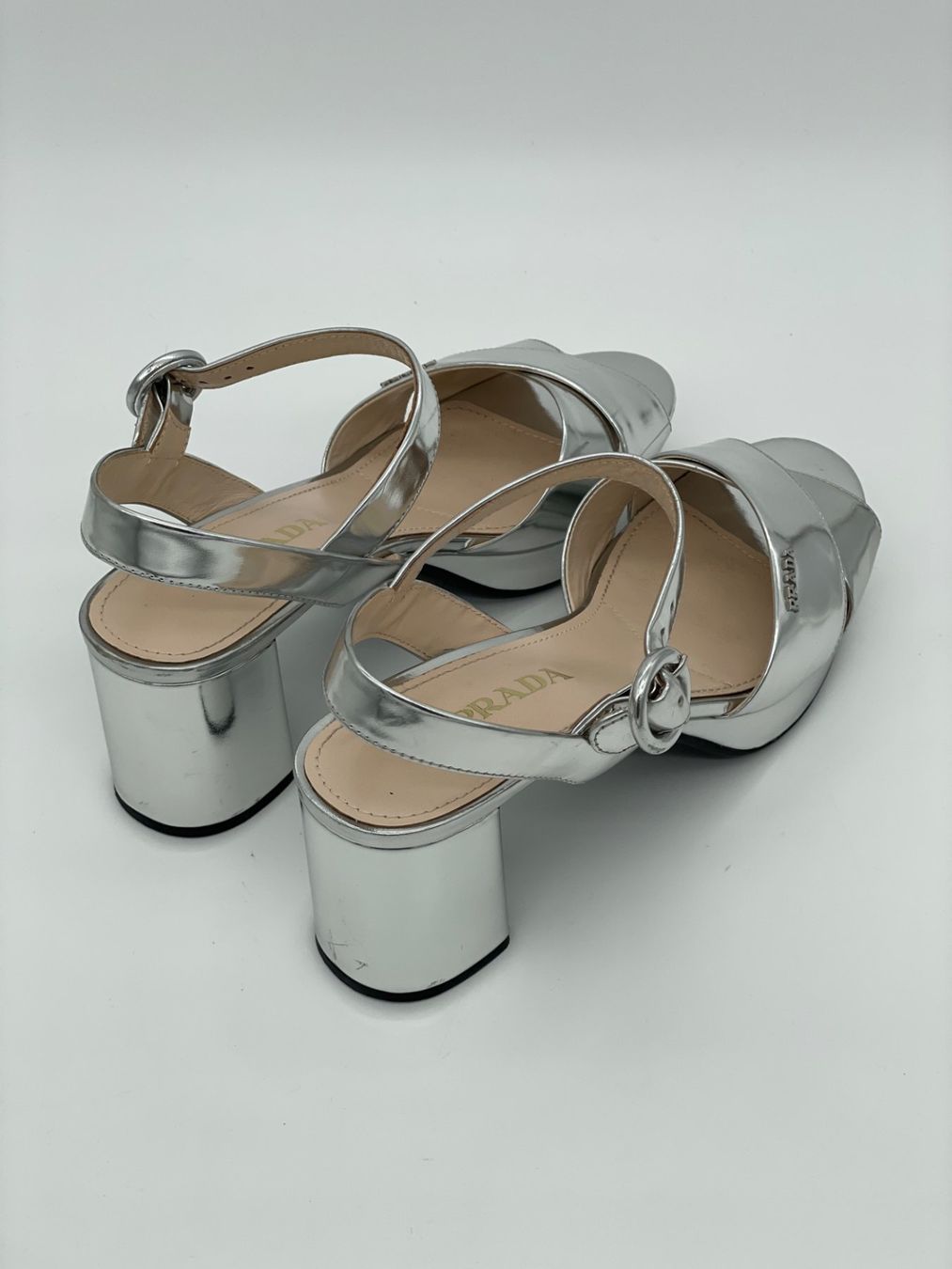 Prada Scarpe da donna: Prada Plateau Sandale mit Absatz EU 39 Metallic – Usato da Zürich venduto da shoe_shop 3