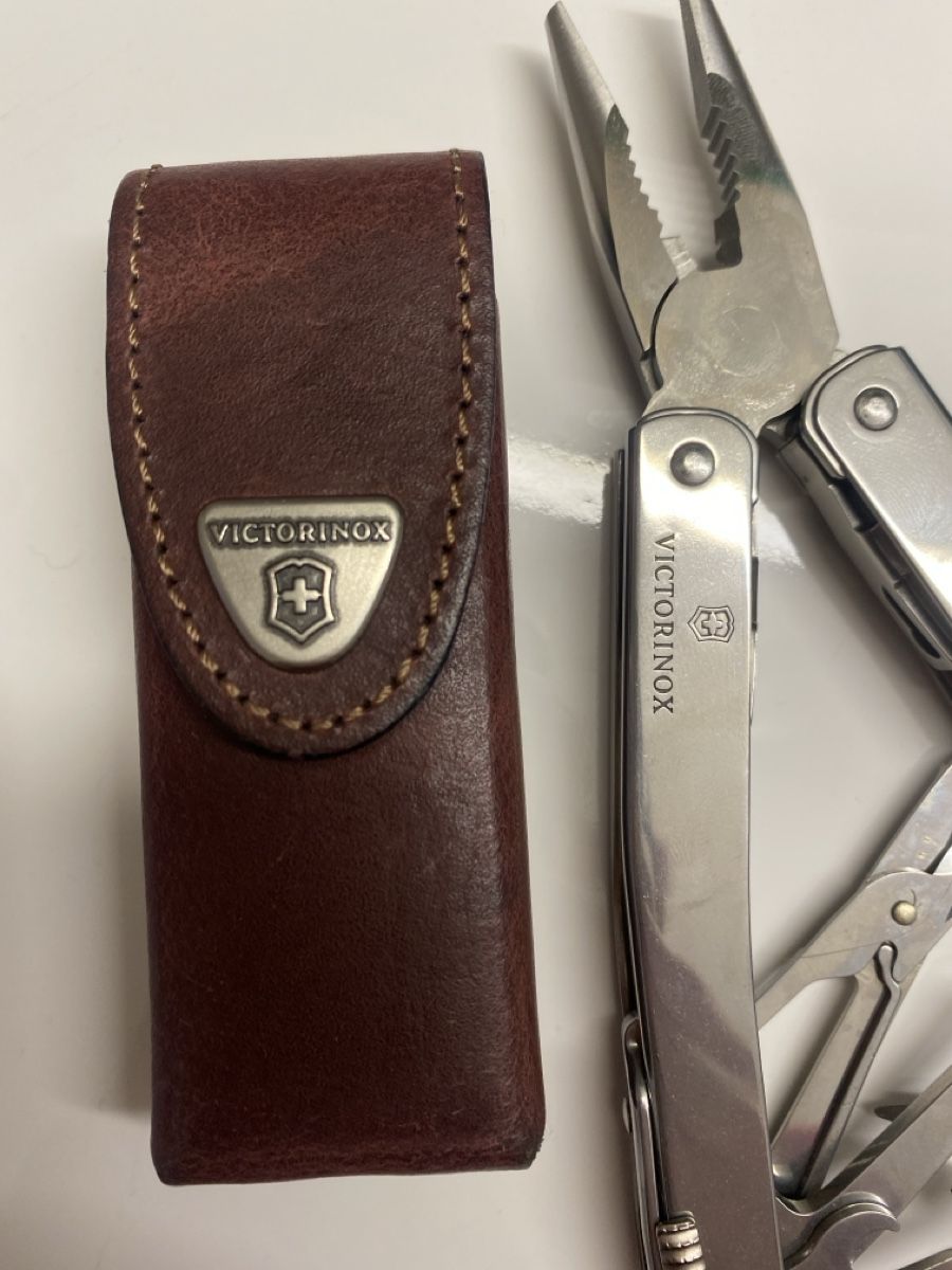 Victorinox Taschenmesser: Victorinox SwissTool Multitool with Leather Pouch New No Box – Neu und originalverpackt aus Buttikon SZ von Maxwelltime 1