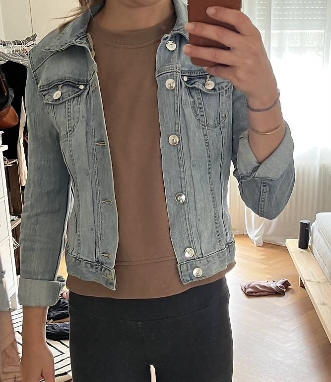 H&M Giacche: Jeansjacke Damen XS – Usato da Basel venduto da blumenkimd 1