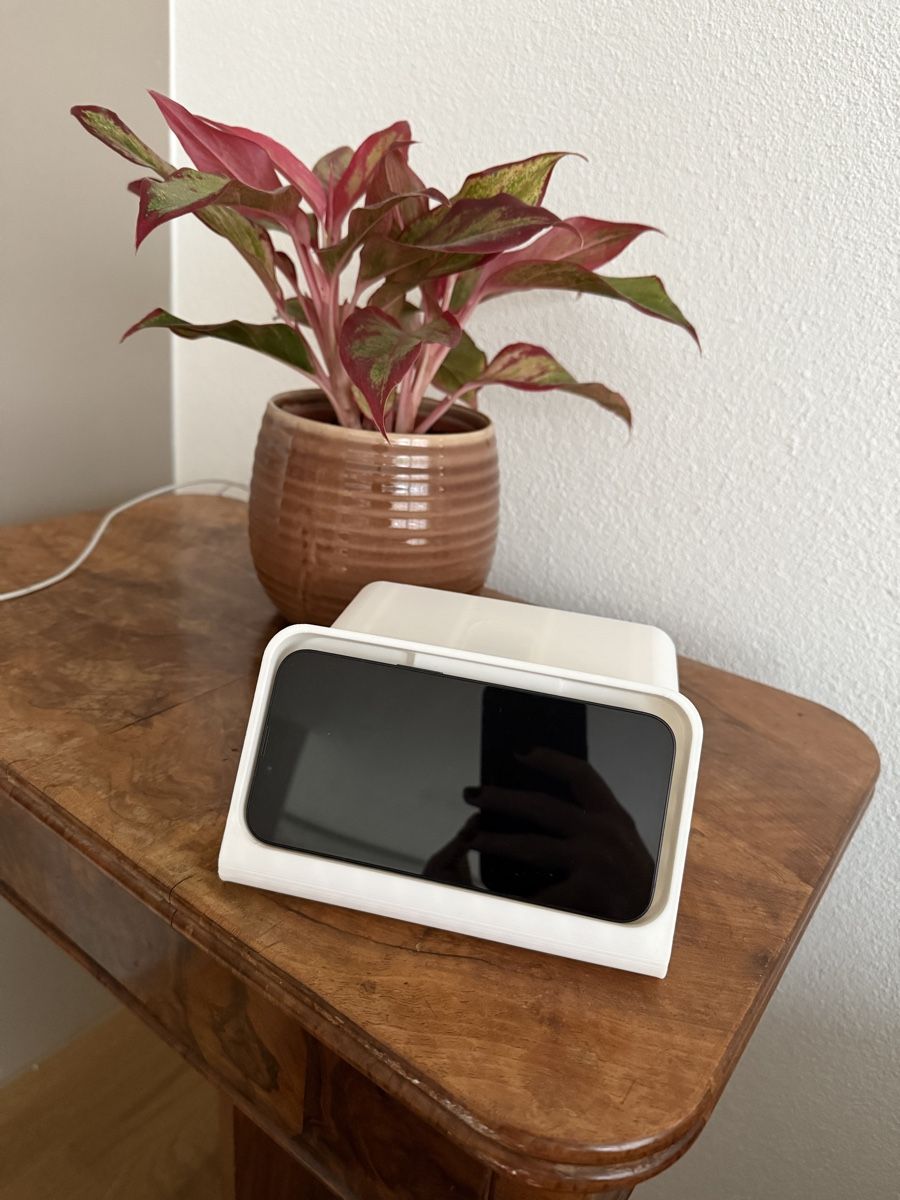 Docking station: Stand Charger Stand iPhone 14 pro 3D print Dock MagSafe – Usato da Niederweningen venduto da rimicanardo