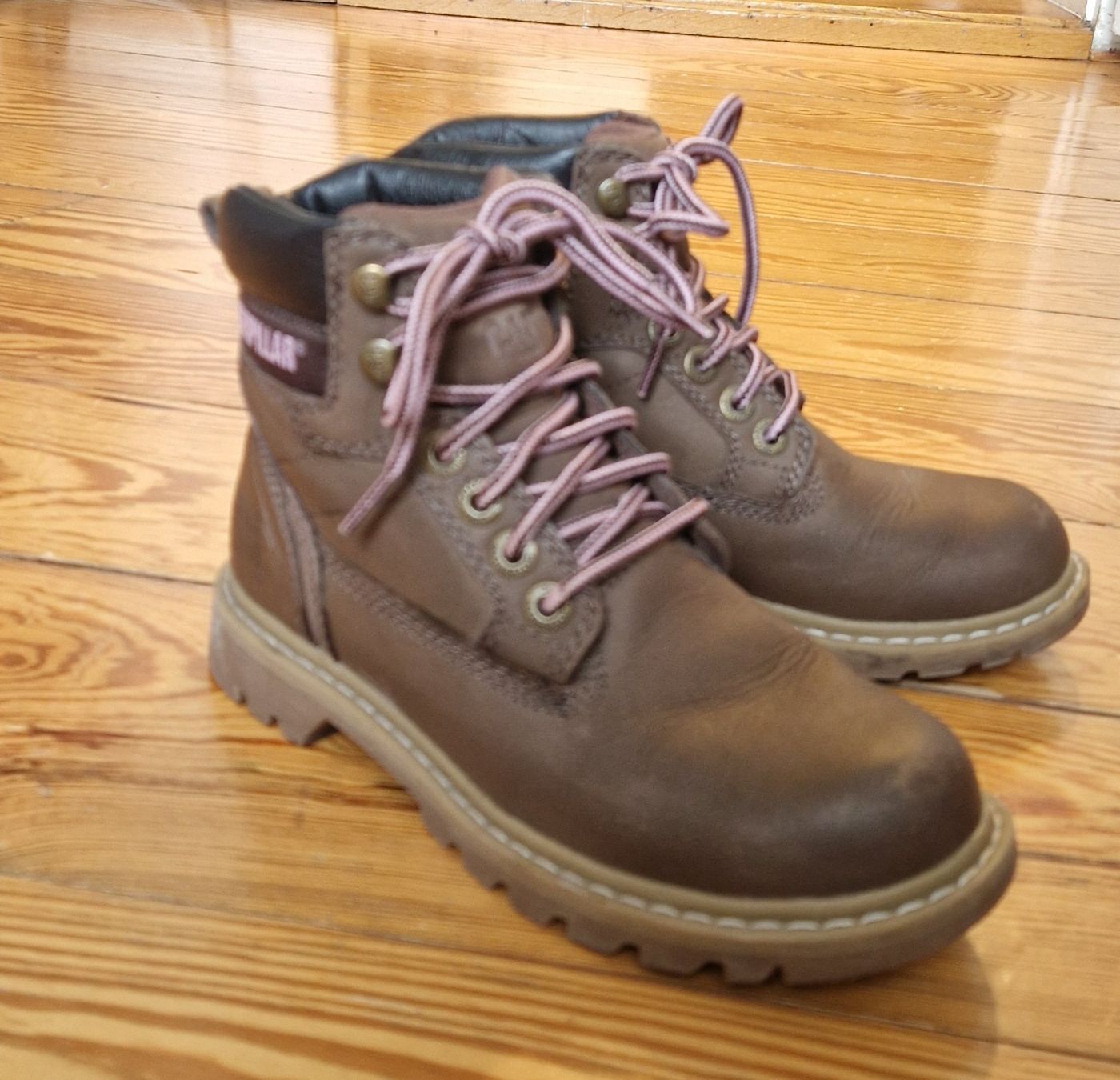Caterpillar Scarpe da donna: Robuste Caterpillar Boots, Grösse 36 – Usato da Bern venduto da japo77