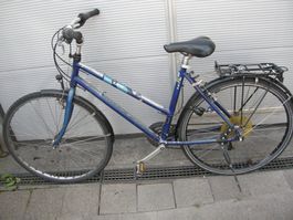 DAMENVELO GEBRAUCHT. ÄLTER, GUT GEBRAUCHT, FAHRBEREIT