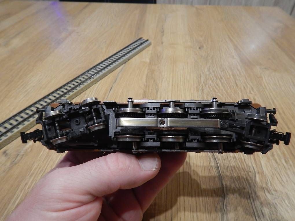 Modellini di ferrovie: Elektrolokomotive – Usato da Frutigen venduto da Tony1813 3