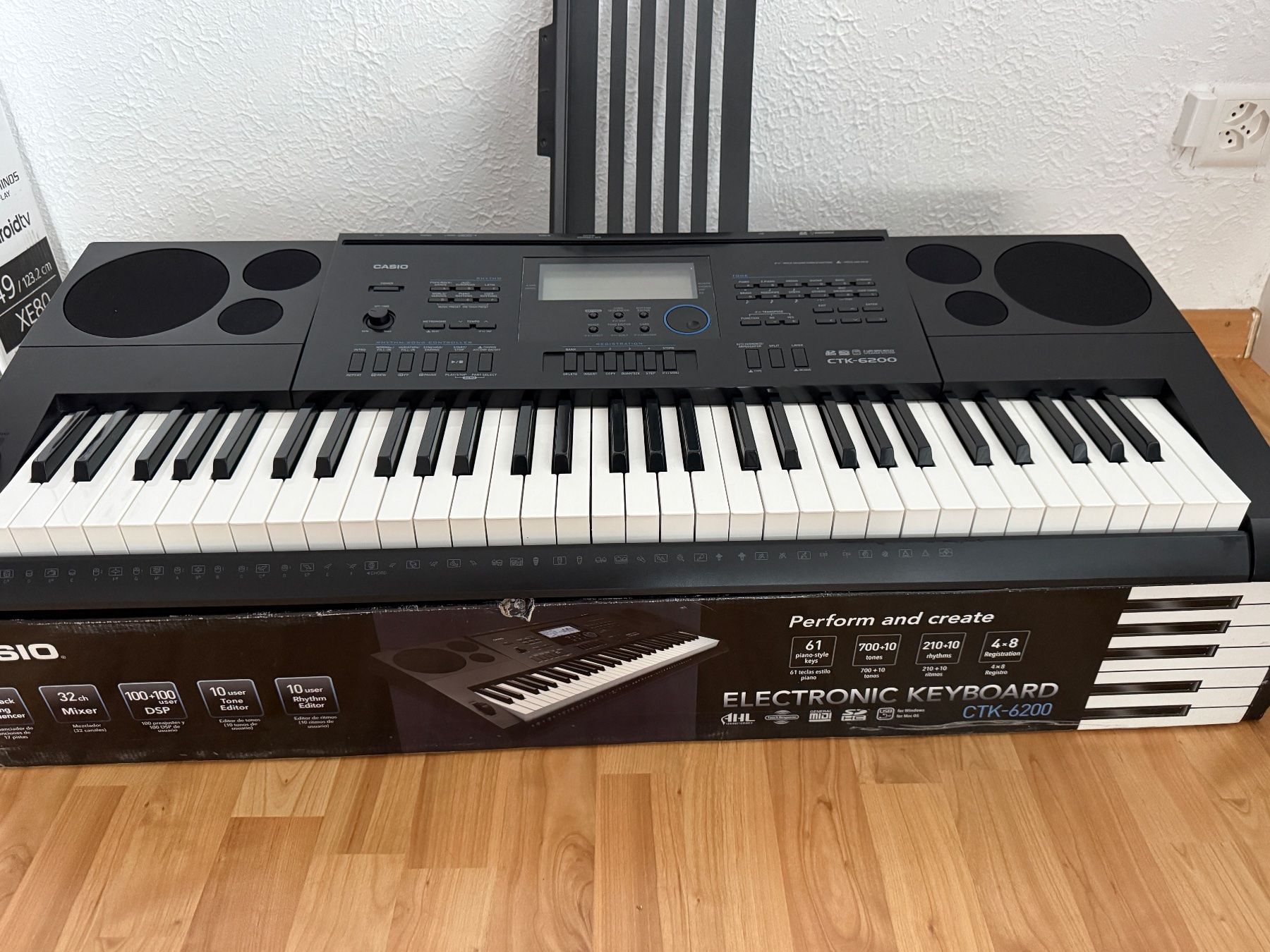 Casio Strumenti musicali: Casio ELECTRONIC KEYBOARD CTK-6200 mit orginal Verpackung – Usato da Niederuzwil venduto da bentorem 5