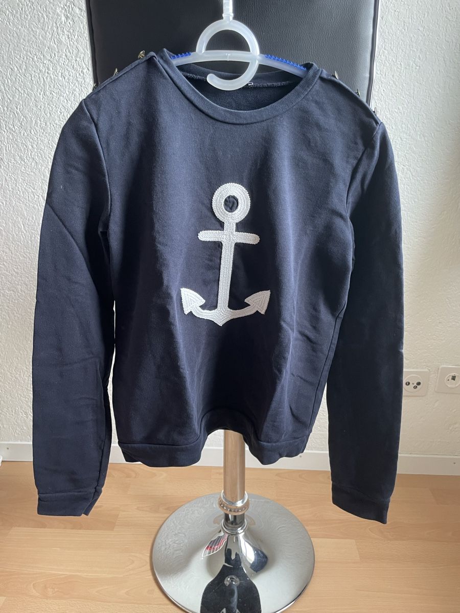 Pullover & Sweatshirts: Pull – Gebraucht aus Luzern von mfo_9j7f