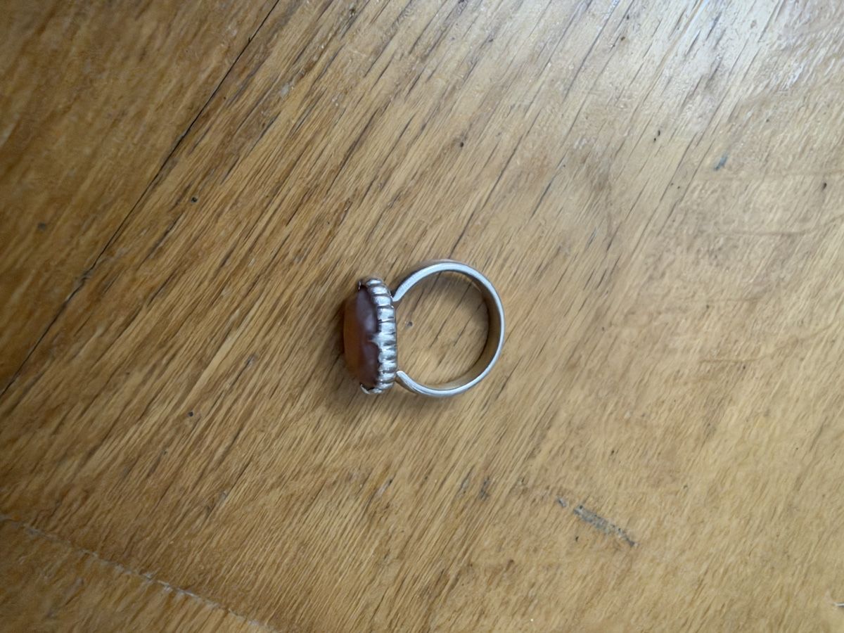 Pompidou Anelli: Ring Pompidou mit orangenem facettiertem Stein – Usato da Richterswil venduto da cob_f6jl 3