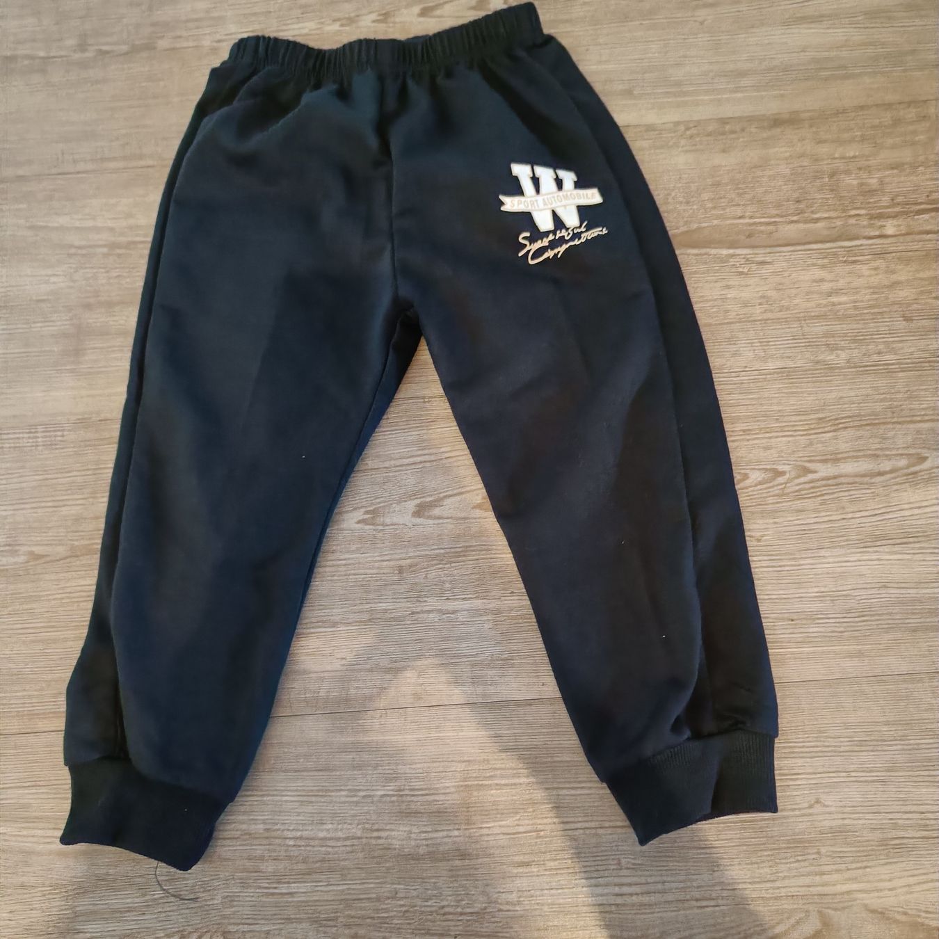 Pantalons: Trainerhose Grösse 98 – D'occasion à Jaberg par urig17.