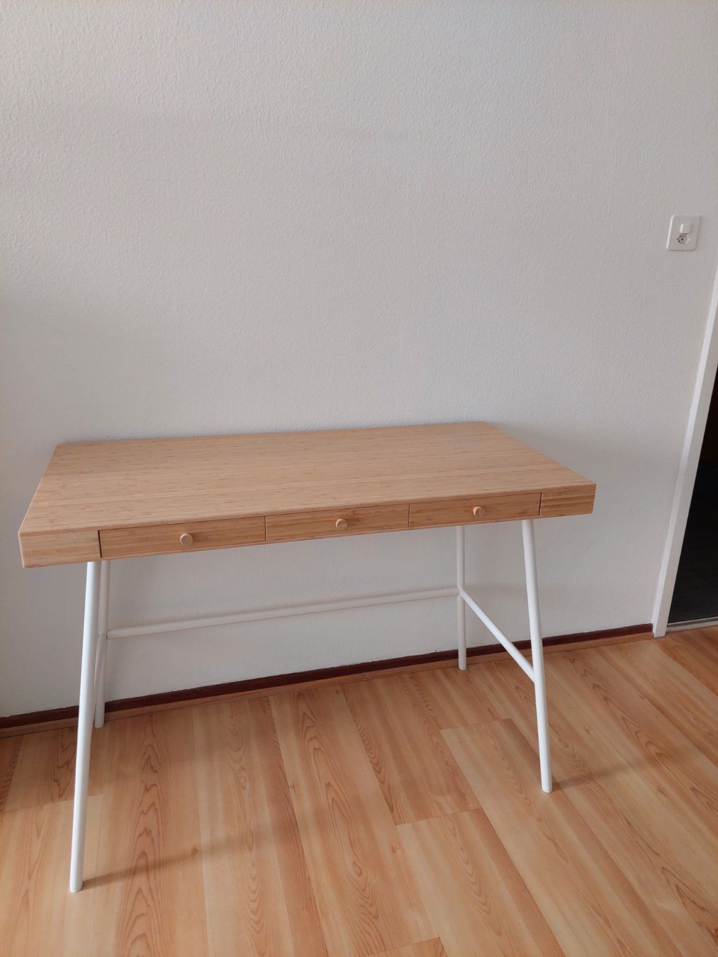 Ikea Scrivanie: Schreibtisch lillasen – Nuovo (secondo la descrizione) da Basel venduto da eila_ila