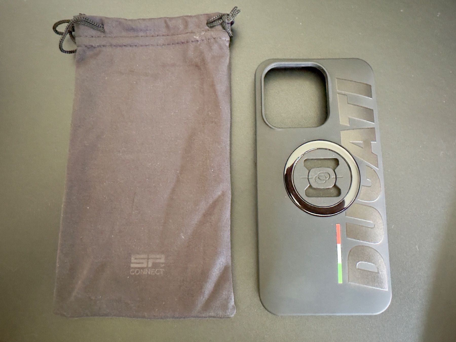 SP Connect Cover & Protezioni schermo: SP CONNECT - APPLE  IPHONE 14 PRO DUCATI FLAG CASE – Usato da Buchs ZH venduto da adm269 1