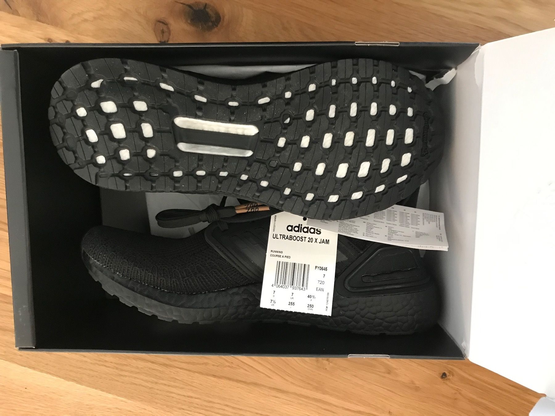 Adidas Herrenschuhe: Adidas Ultraboost JAMES BOND 007 – Neu und originalverpackt aus Weisslingen von Espenmoos79 1
