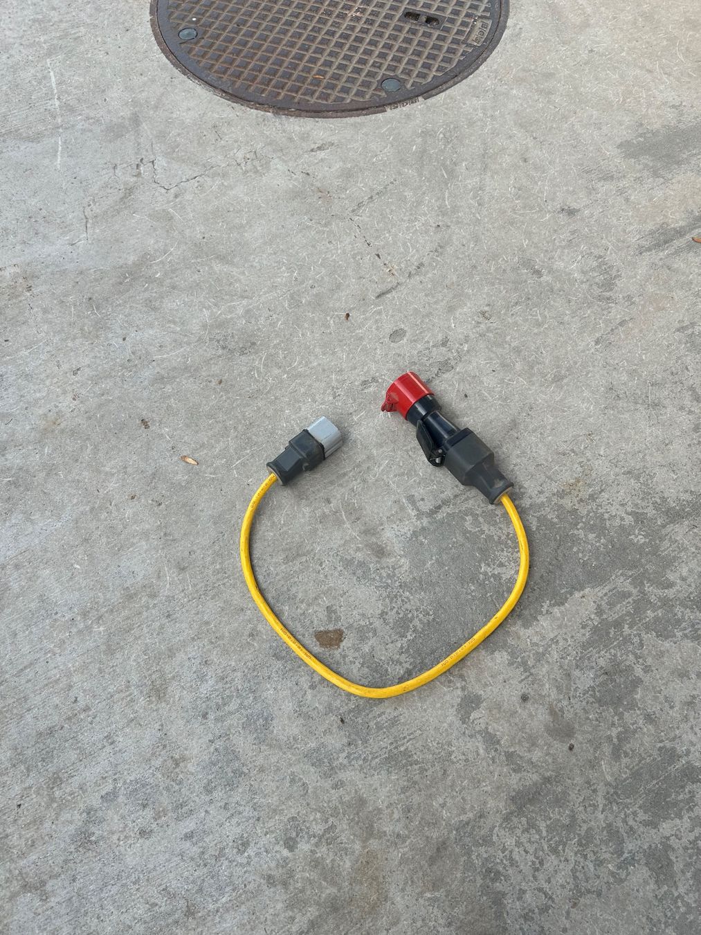 Laufwerke & Adapter: 400 Volt Adapter ab CHF 1.00 – Gebraucht aus Anglikon von Buas