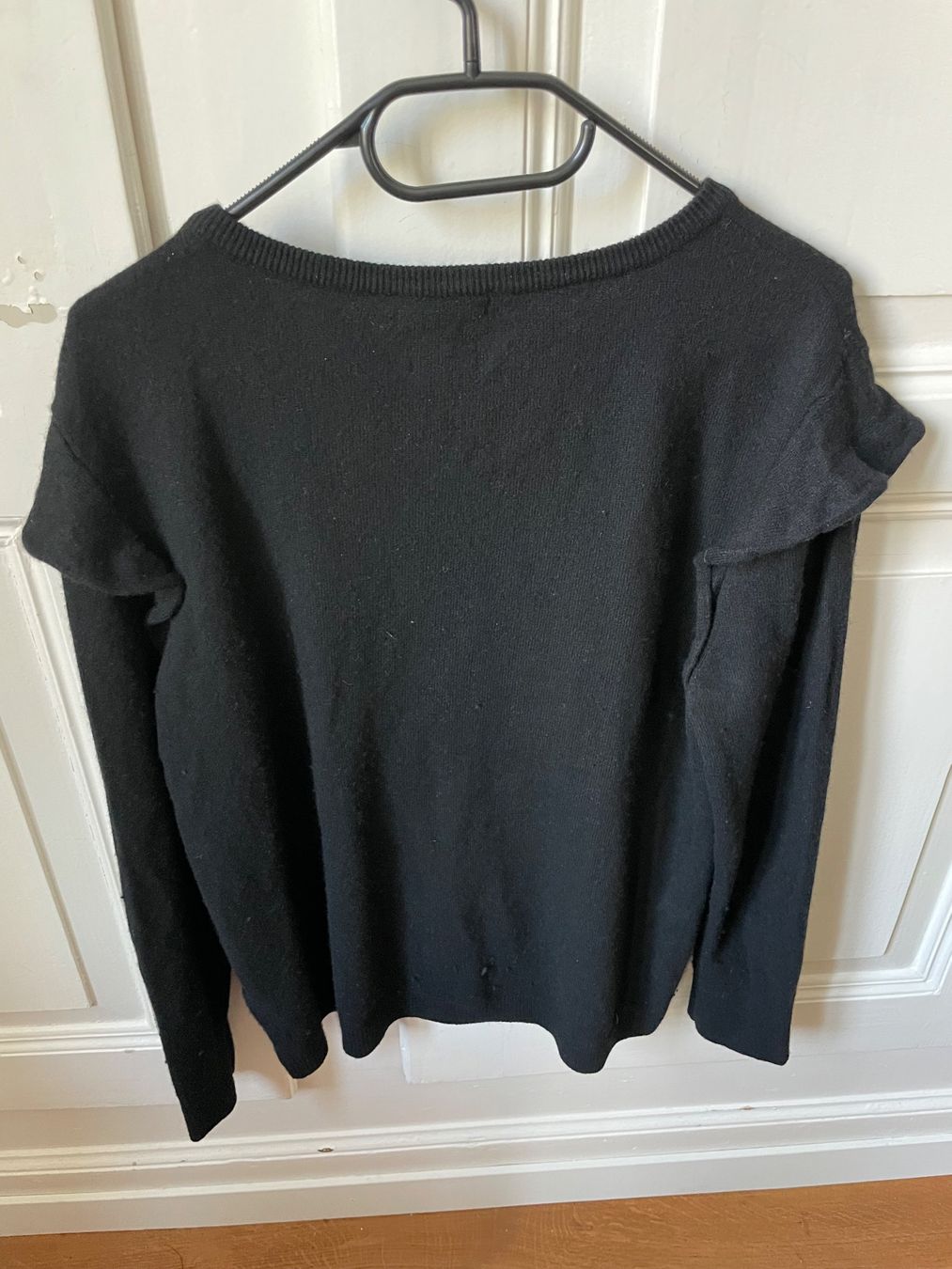 Massimo Dutti Maglioni & Felpe: Massimo Dutti Volant Wool and Cashmere Blend Pullover – Usato da Zürich venduto da Sarazrh 2