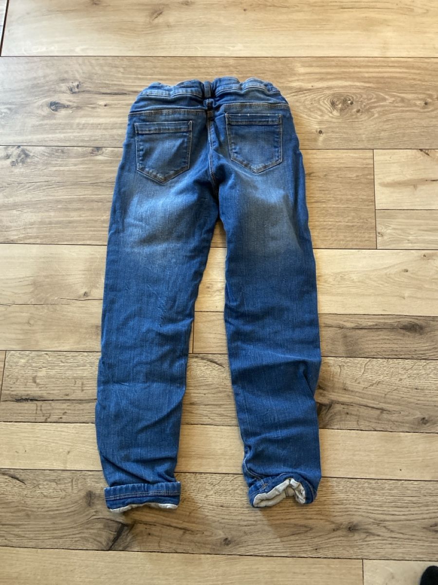 C&A Pantaloni: Jeans doublé C&A - fille 140 – Usato da Sornard (Nendaz) venduto da delezedoris 2