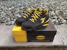 Diadora-Arbeitsschuhe. Aus Leder, Größe 44