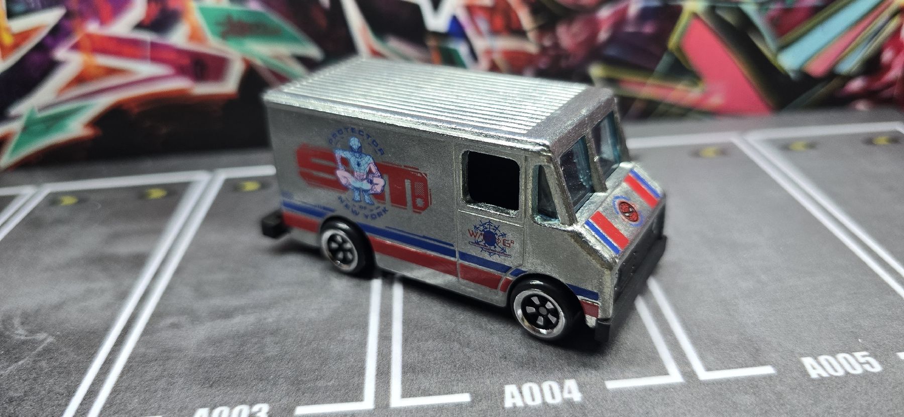 Hot Wheels Modellini d'auto: Hot Wheels Combat Medic Silver Series – Nuovo (secondo la descrizione) da Frauenfeld venduto da ufo_yk6c