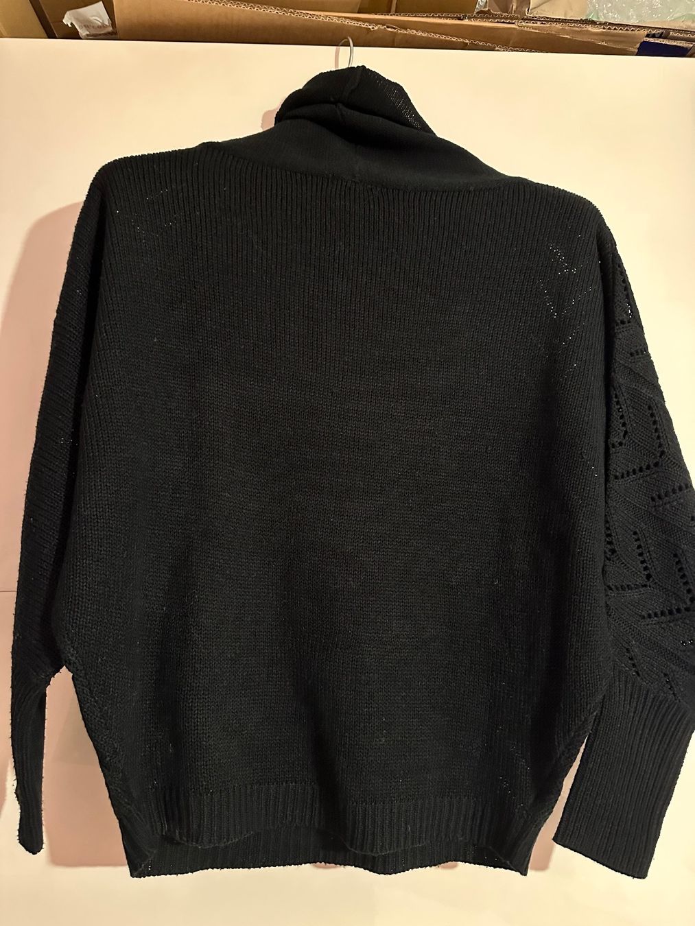 Pullover & Sweatshirts: Schwarzer Rollkragenpullover Damen – Gebraucht aus Triengen von nes_l8cj 2