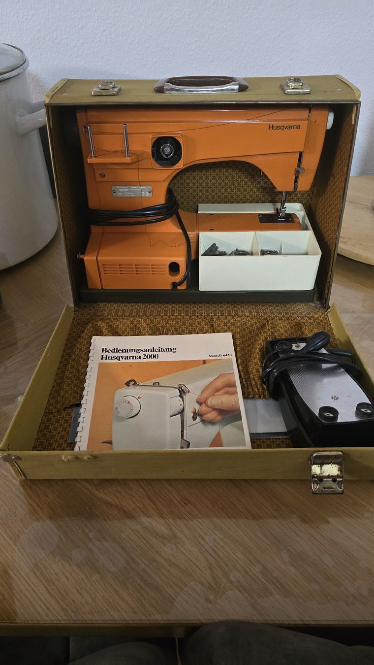 Husqvarna Machines à coudre: Machine à coudre Husqvana 2000  – Défectueux à Brügg BE par ame_gjp8 7