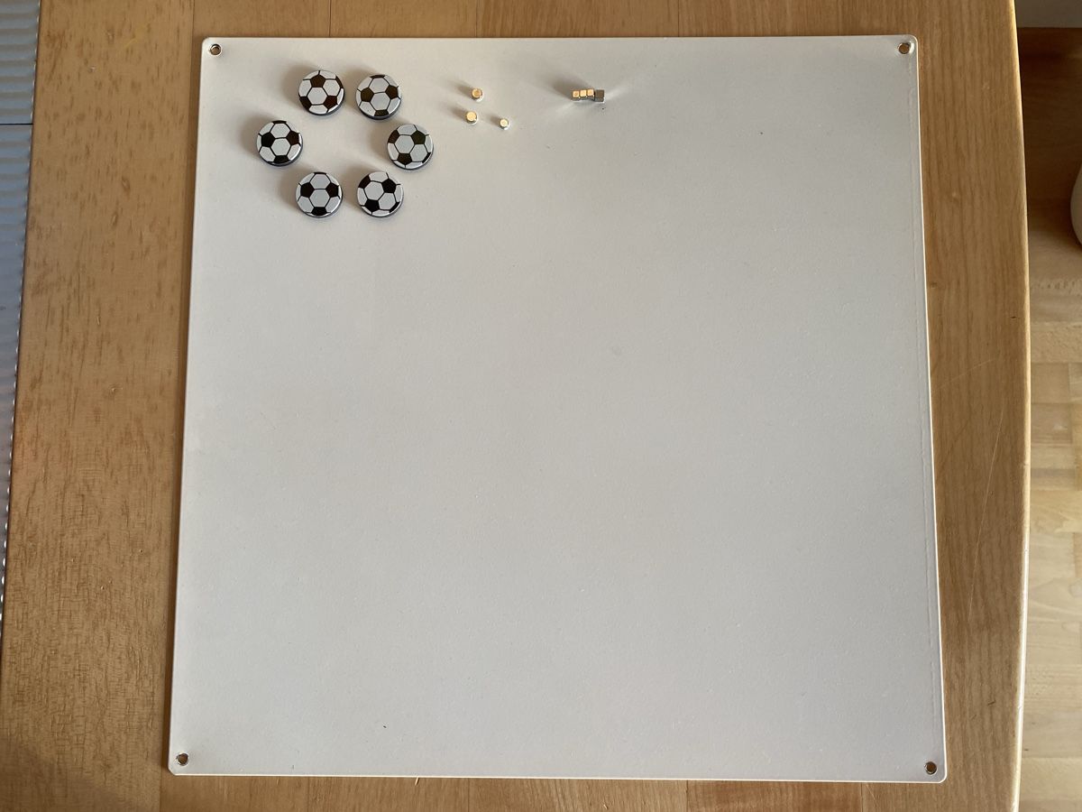 Magnete: Magnetwand 40 x 40 cm – Gebraucht aus Illnau von Dodo115
