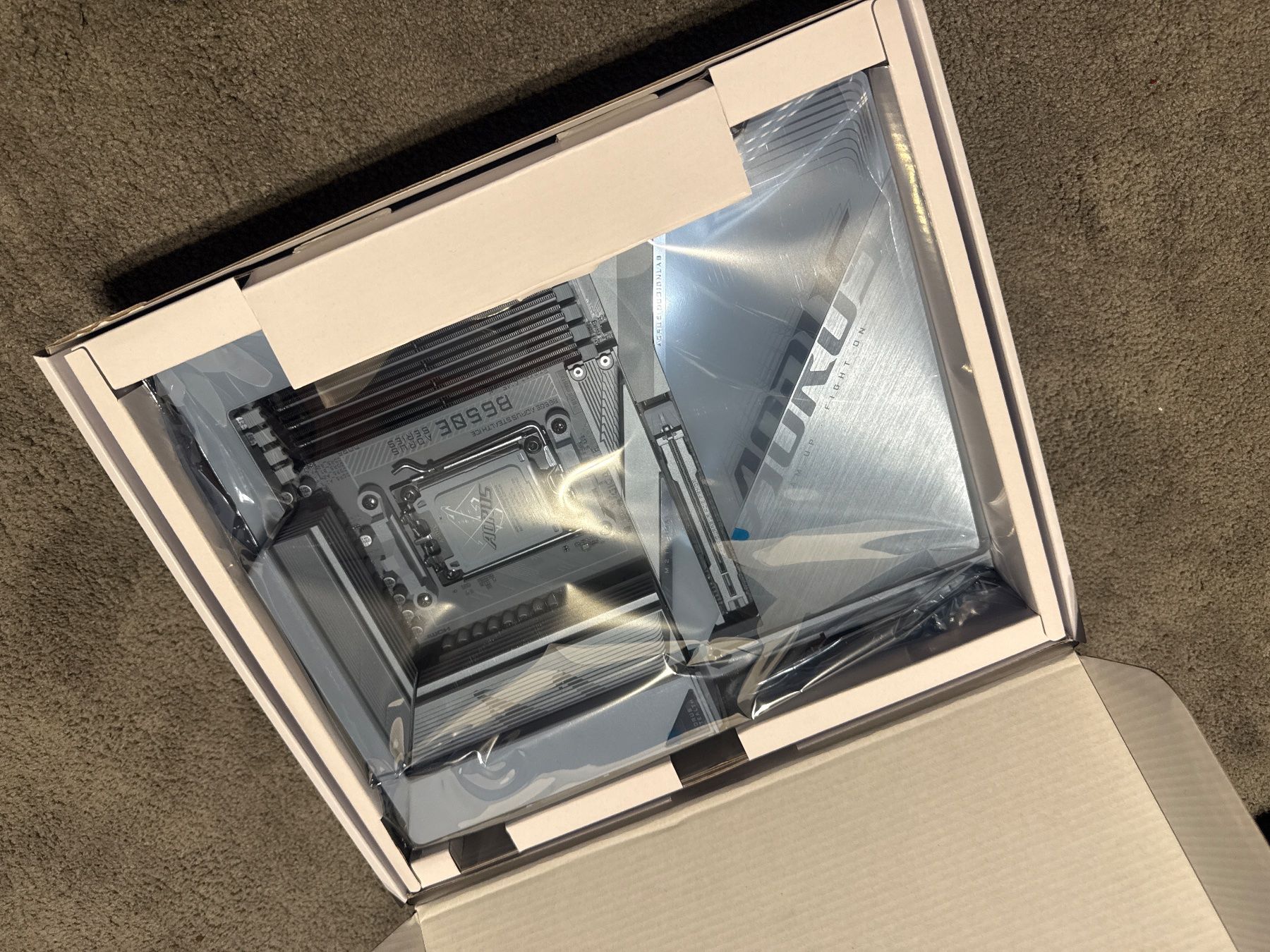 Amd Schede madri: Neu. Mainboard B650E AORUS STEALTH ICE – Nuovo e nell'imballaggio originale da Fischbach LU venduto da hmc-swiss 3