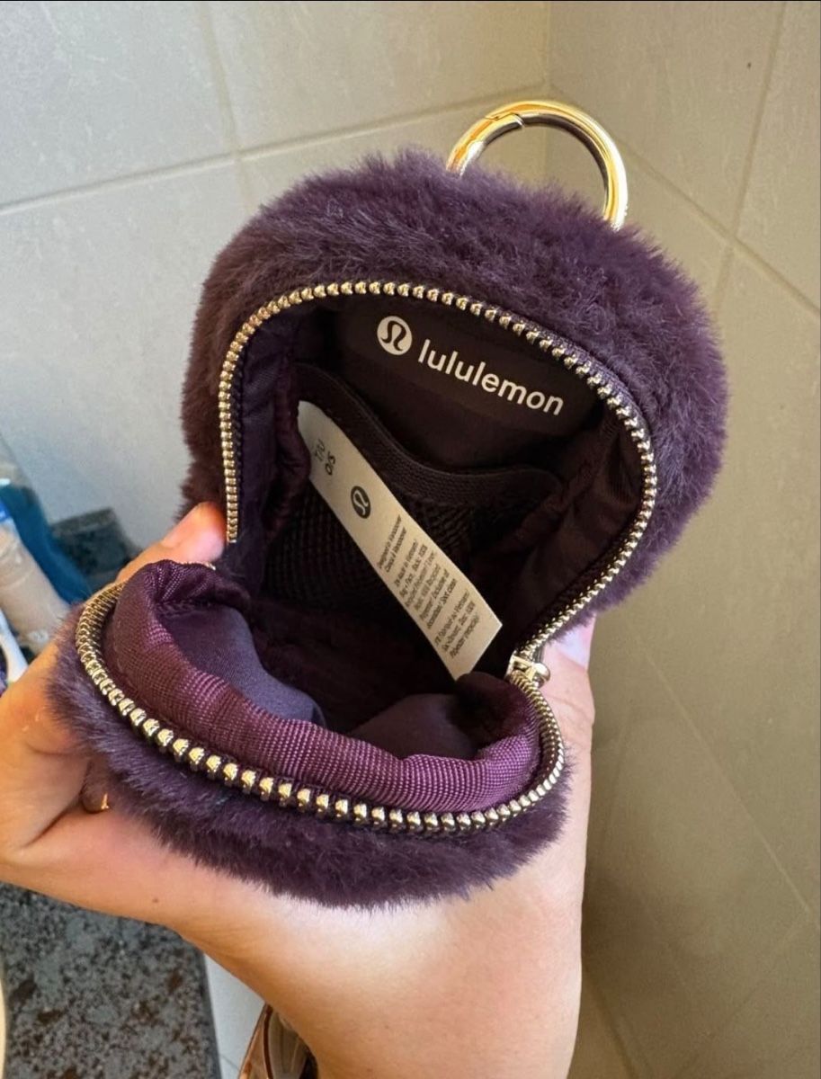 Lululemon Sacs: Pochette Lululemon – Neuf (Voir description) à Granges VS par Oliviaaaaaa 1