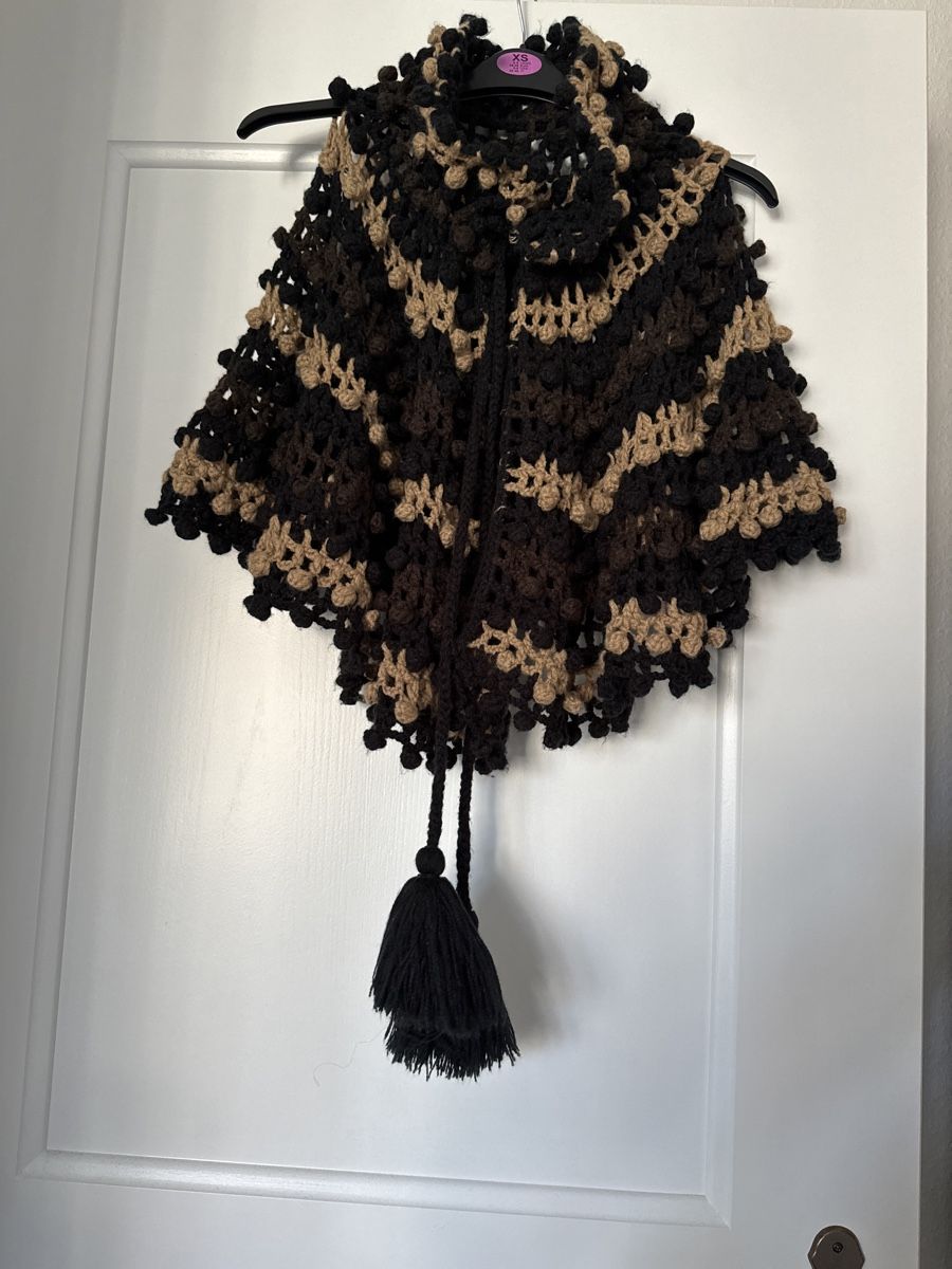 Altro in Moda donna: Unique Cape GIORGIO PASSIGATTI – Usato da Binningen venduto da Sophiescloset