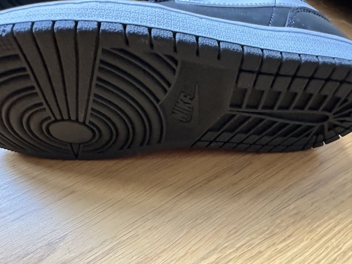 Scarpe da uomo: Original Air Jordan 1 Mid Grösse 40 – Nuovo (secondo la descrizione) da Zollikon venduto da PradaS 5