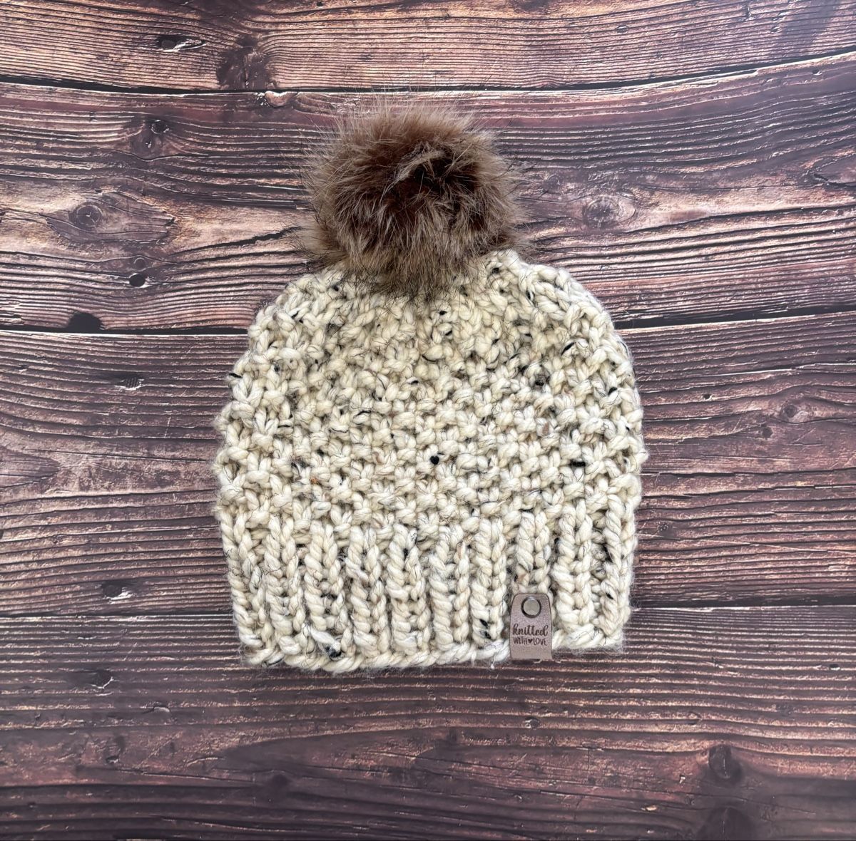 Chapeaux, bonnets & casquettes: Bonnet neuf pièce unique – Neuf avec emballage d'origine à Randogne par BonnieG