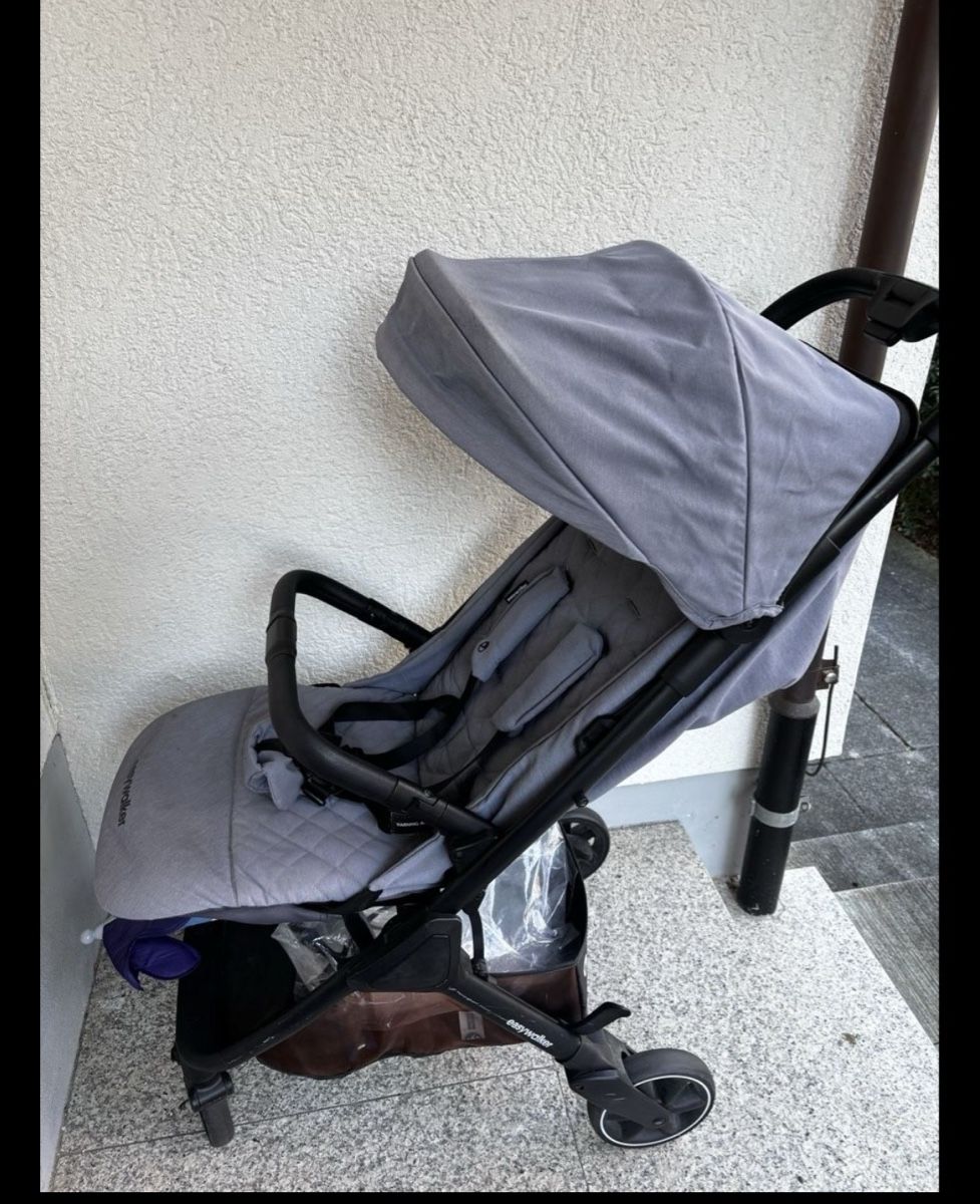Easywalker Carrozzine: Kinderwagen Easywalker Sky blue Gebraucht mit Flecken – Usato da Basel venduto da kiko9 7