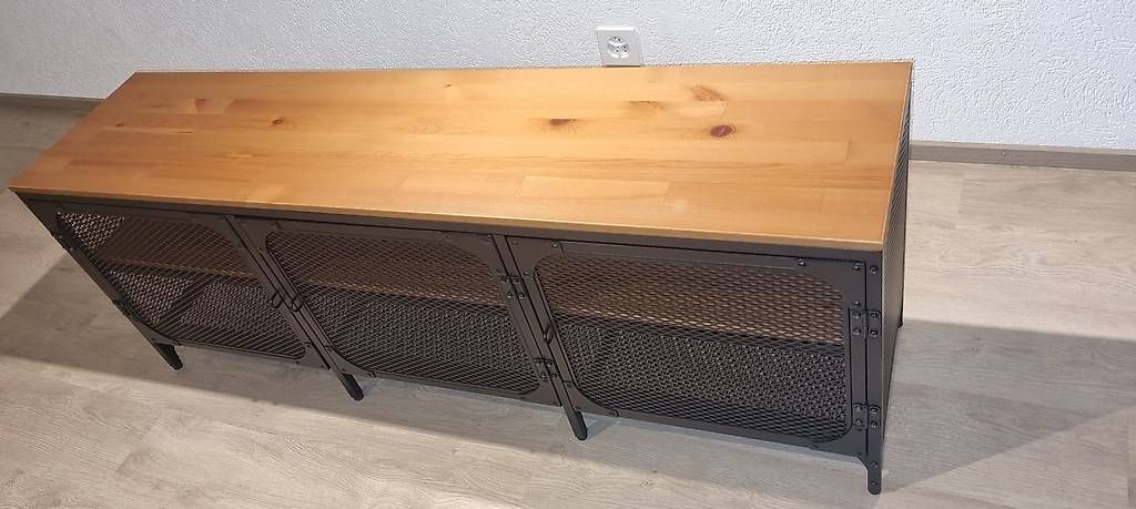 Mobili TV: Banc TV IKEA FJÄLLBO – Usato da Valangin venduto da Onzy 2