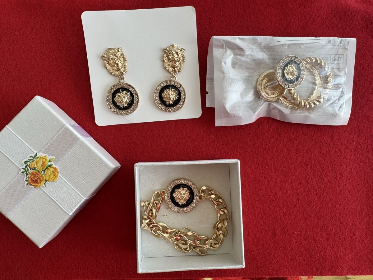 Altri gioielli: Fünfteiliges Modeschmuck-Set (neu) – Nuovo (secondo la descrizione) da Lachen SZ venduto da artbyblondangel