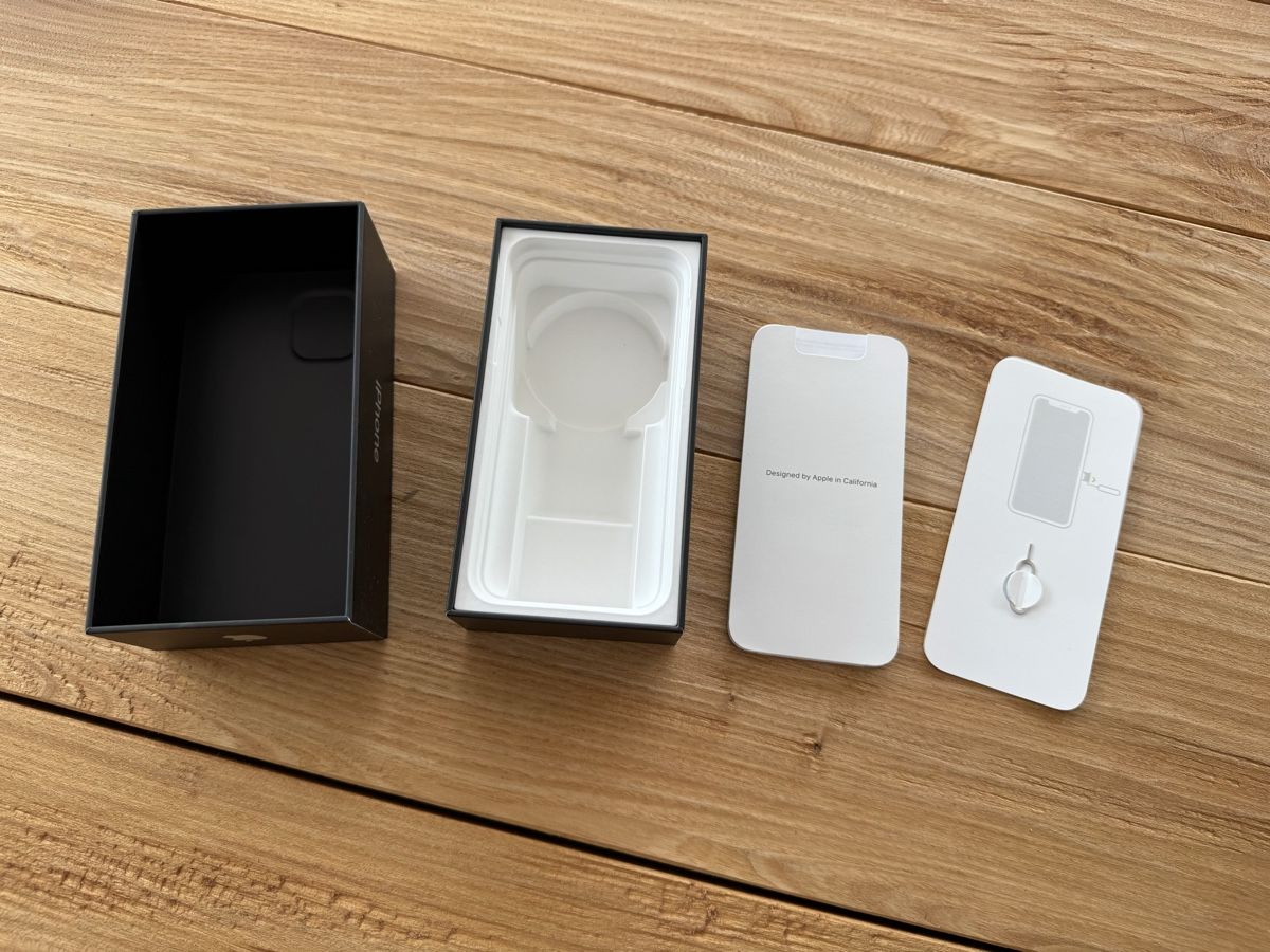 Apple Portables: Original Verpackung für iPhone 11 Pro – D'occasion à Rotkreuz par Herbsttraum 1