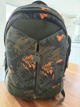 Satch Rucksack Tarnmuster Orange/Grün Super für die Schule/A