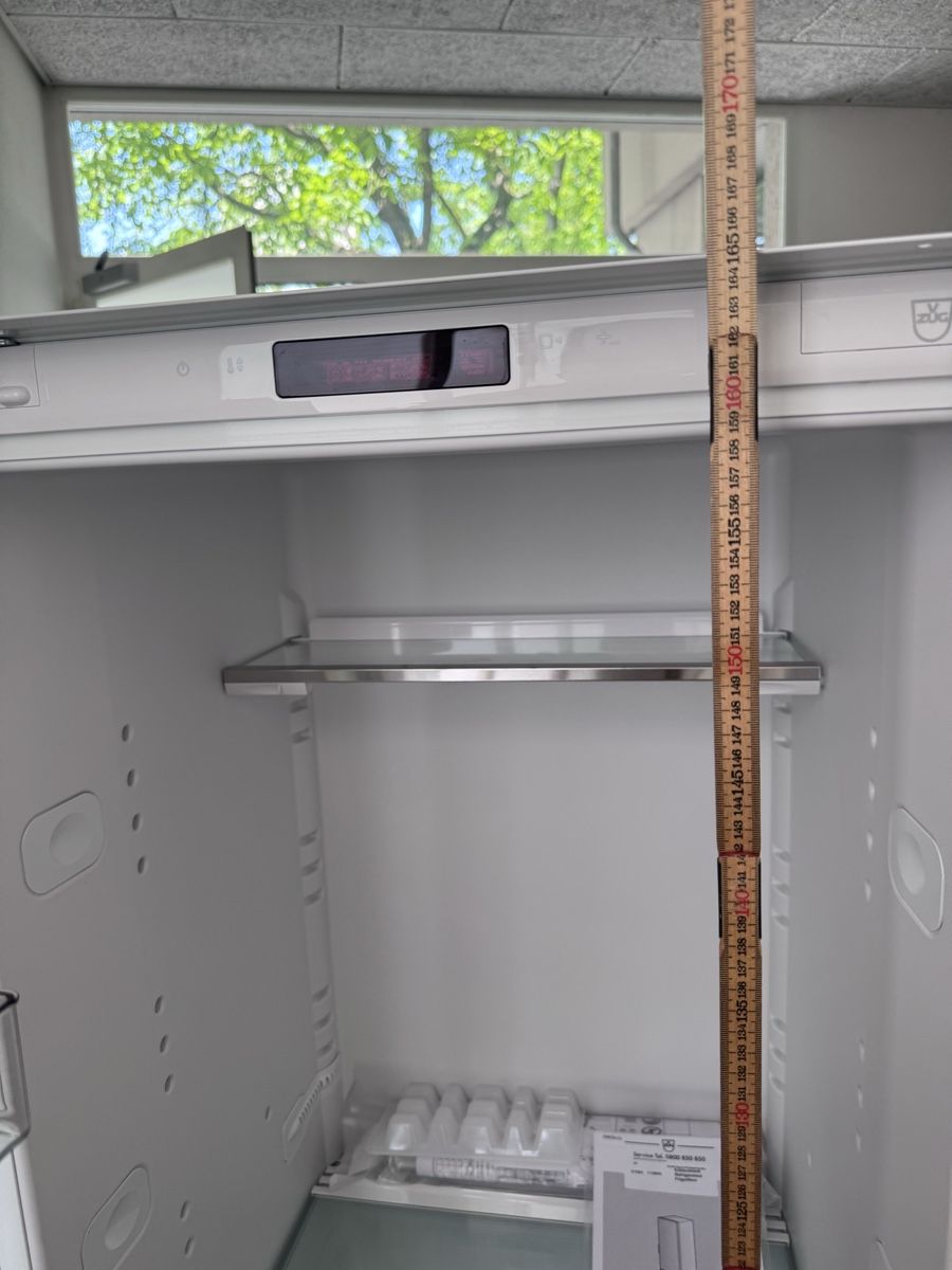 V-Zug Frigoriferi: Vzug Kühlschrank Future Eco – Usato da Schinznach Bad venduto da Bann 1
