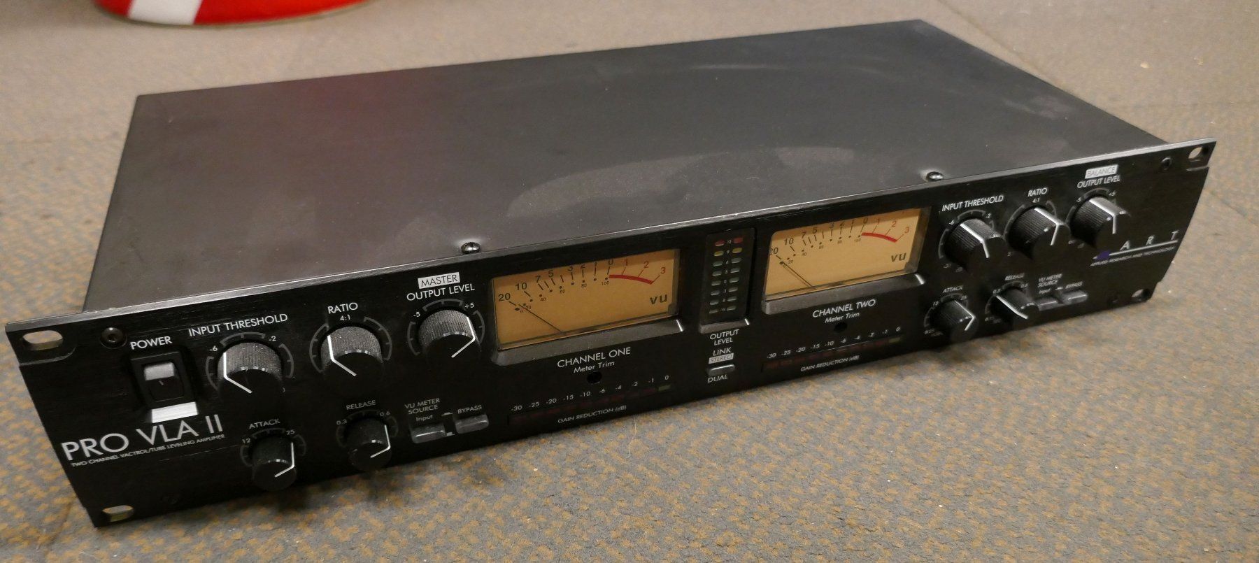Musikinstrumente: ART Pro VLA 2 Röhrenkompressor – Gebraucht aus Wenslingen von FairlightCMI