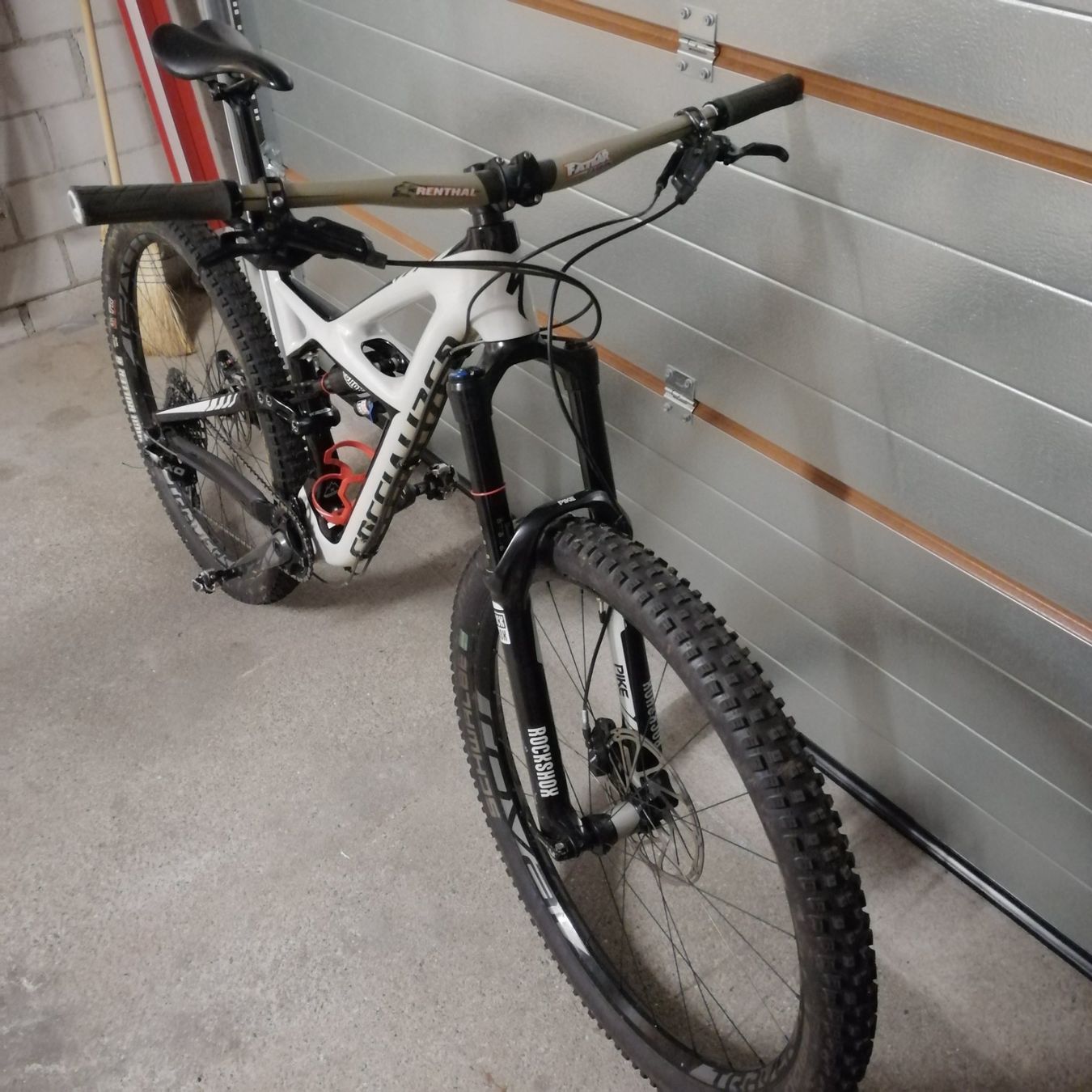 Specialized Velos: Specialized Enduro Expert Carbon 2015 size M – Gebraucht aus Seedorf UR von mb_skier 1