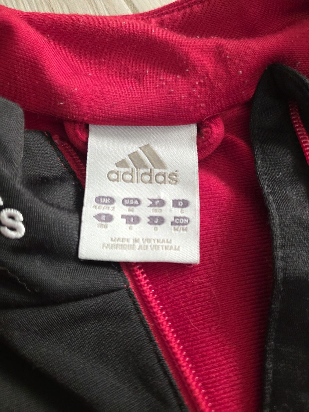 Giacche: Adidas Trainingsjacke rot/schwarz Grösse M  – Usato da Dorf venduto da Echo_Elements 4