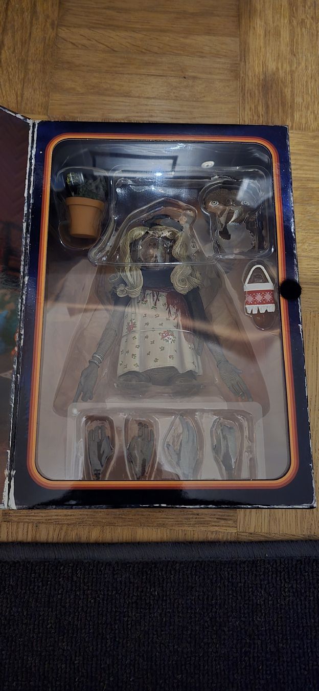 Statuette: E.T Actionfigur – Nuovo e nell'imballaggio originale da Rüti ZH venduto da rolinator2000 1