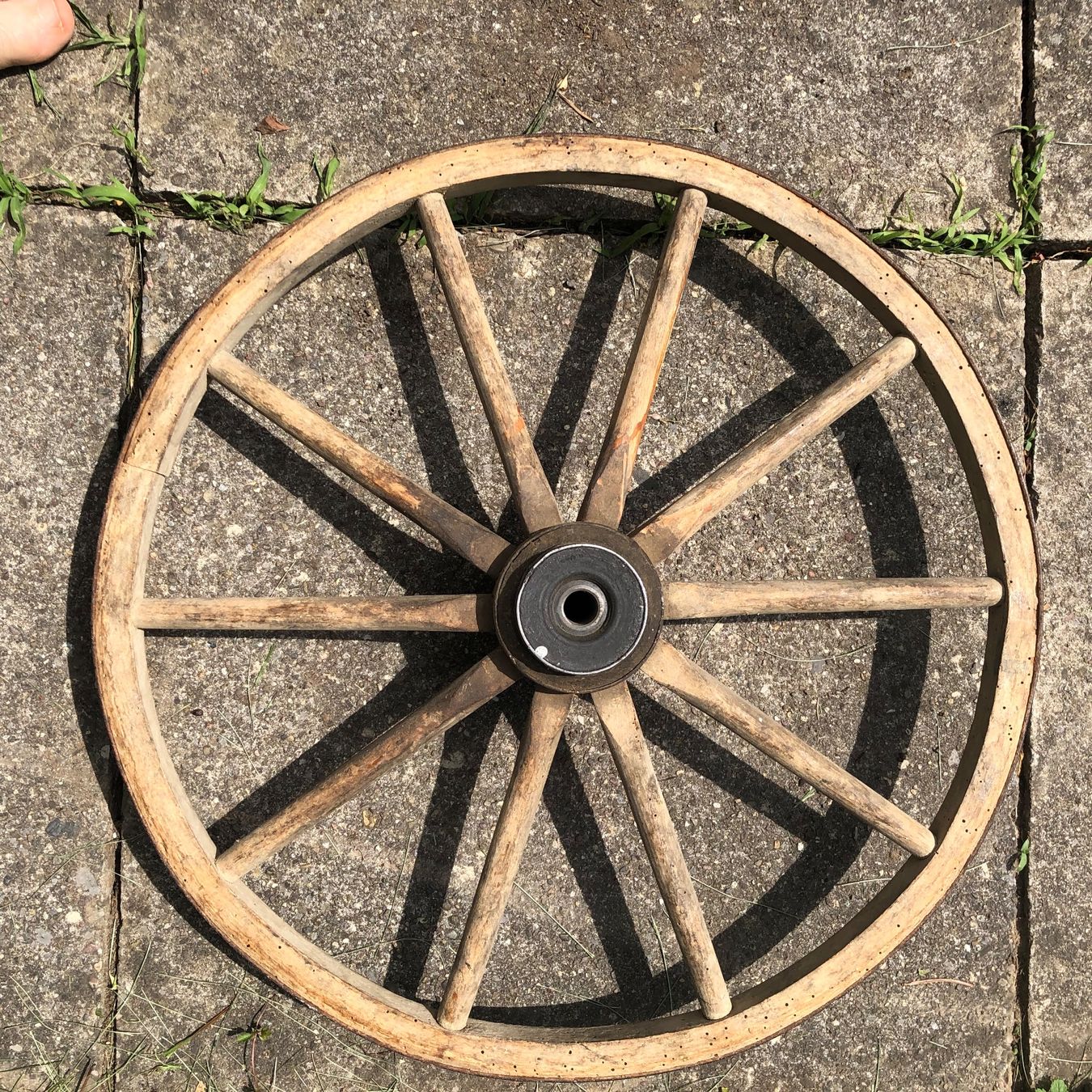 Tutte le decorazioni: 3er Set Vintage Wagenräder – Usato da Zürich venduto da swinguin 4